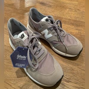 New Balance Grey X-70 NWT Sz 6.5 D (can also fit sz 8 women)